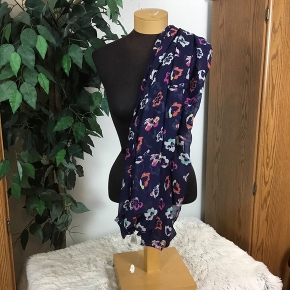 TARGET brand xfinity scarf blue floral - Picture 7 of 7